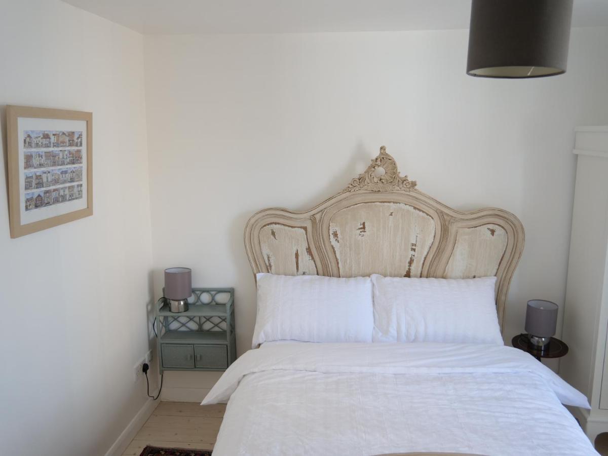 Luxury 3 Bathroom Cinema And Sauna Seaford Exterior foto